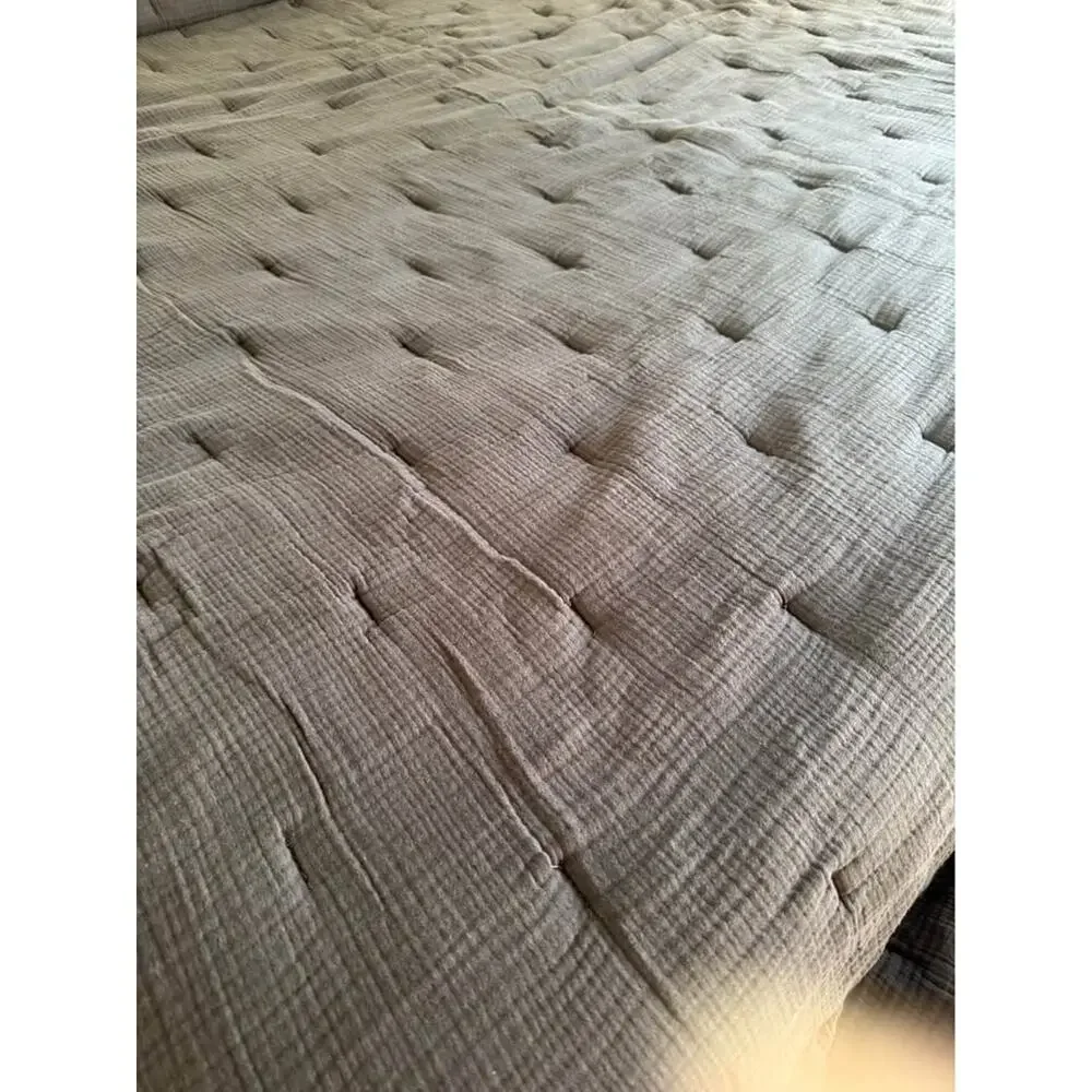 Quince Organic Cotton Gauze King size Quilt in color grey charcoal NWOT